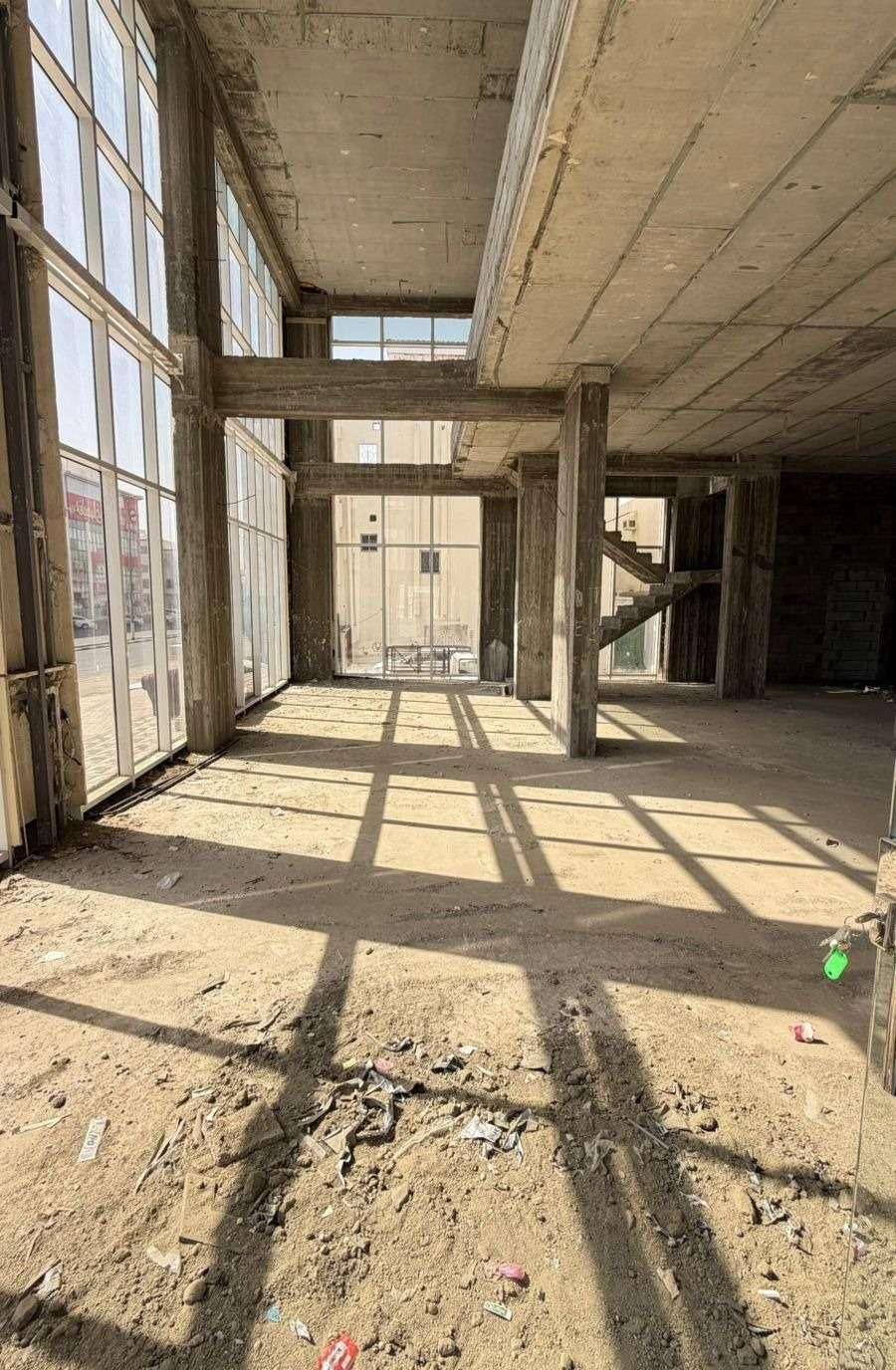 معرض للإيجار في