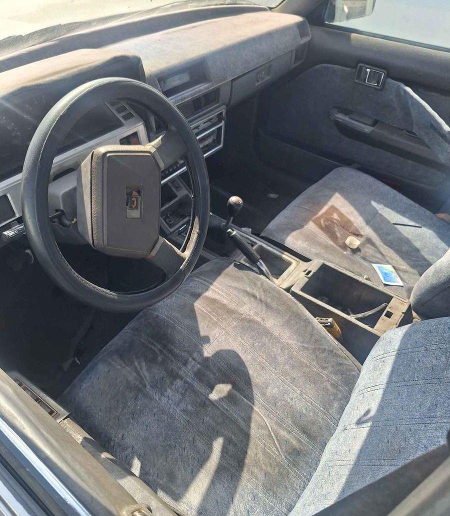 نيسان لوريل 200