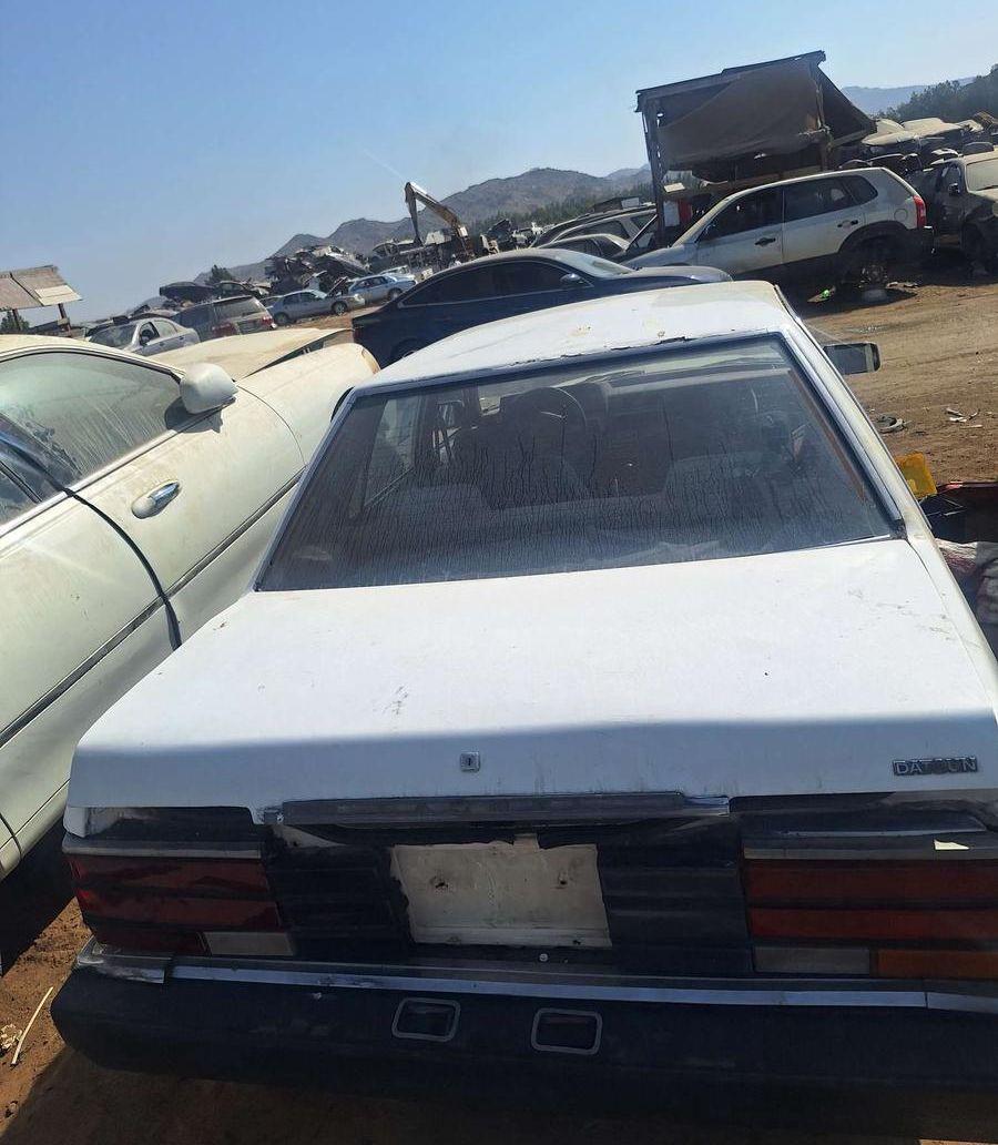 نيسان لوريل 200