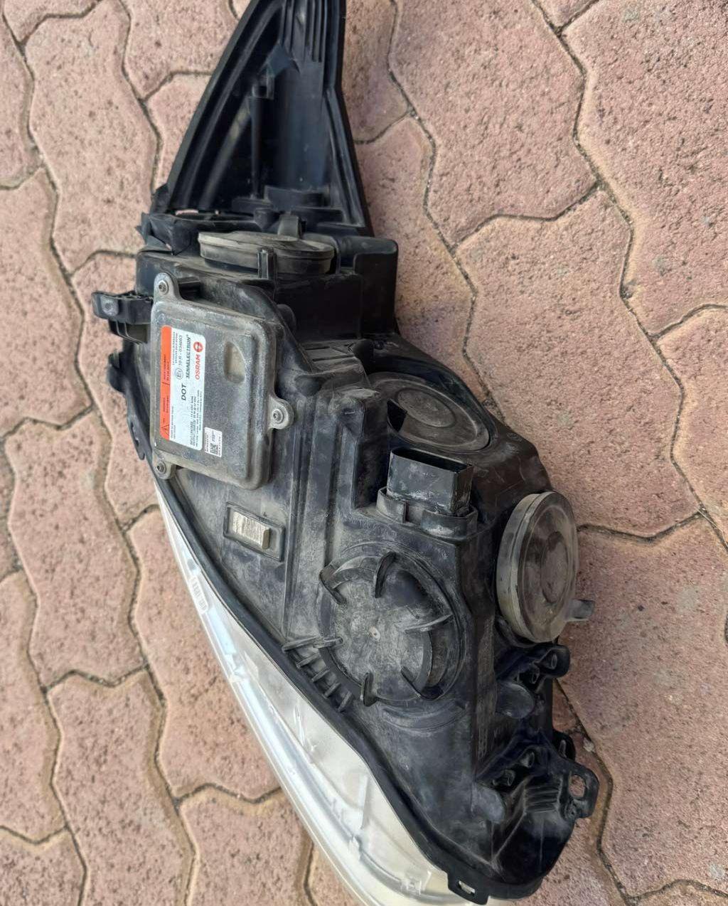 إنارة سيارة فورد