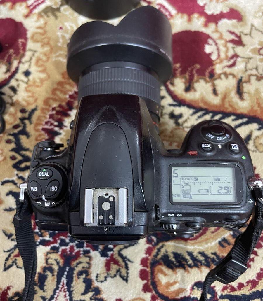 كاميرا Nikon D700