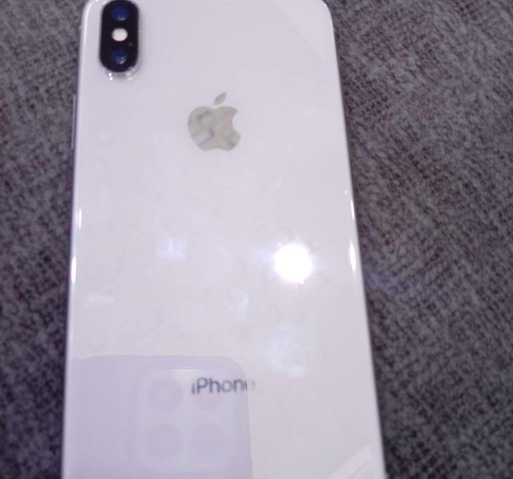 ايفون xs بحالة