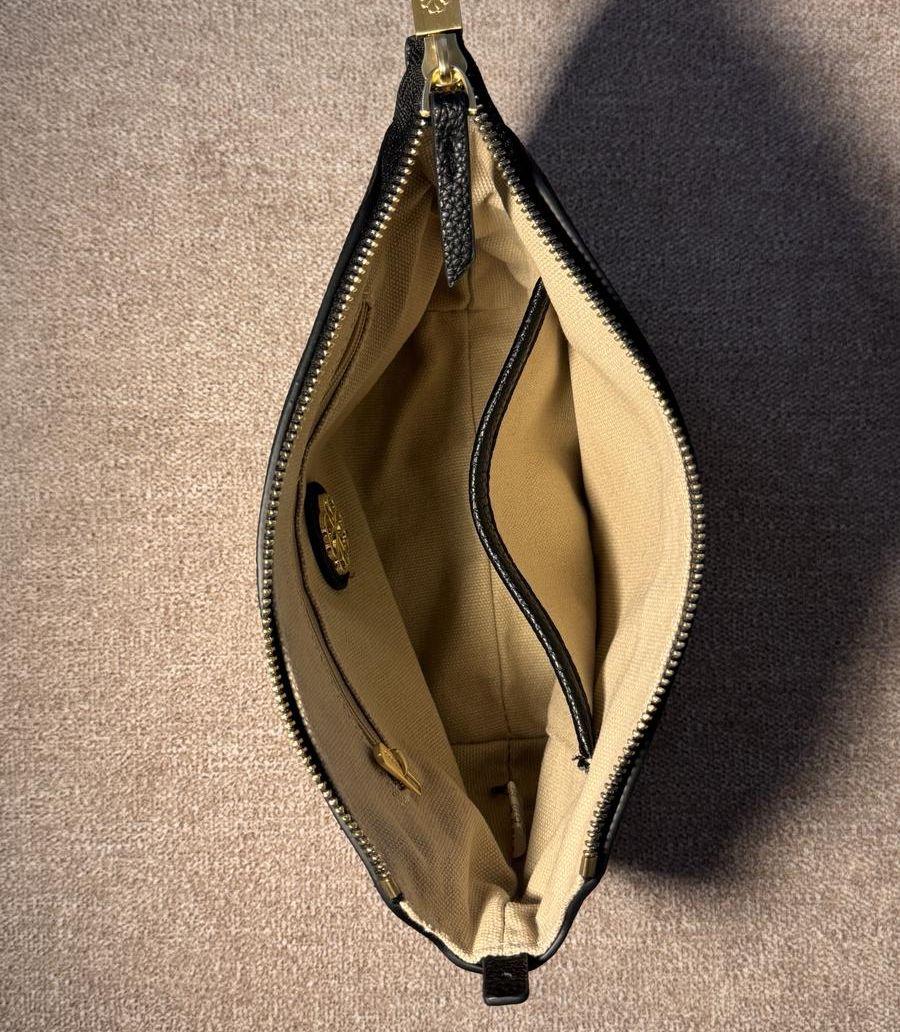 شنطة يد سوداء