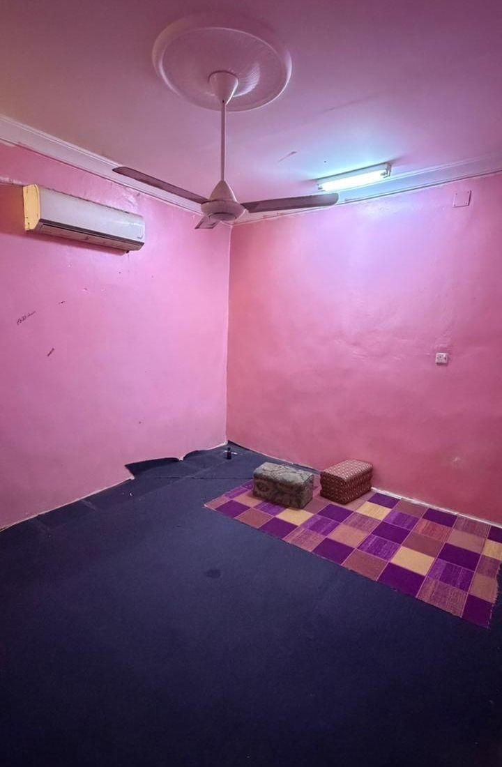 غرفة وصالة ومطبخ