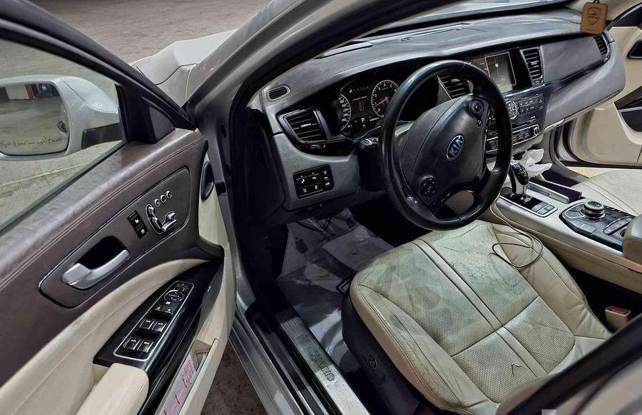 KIA QUORIS 2015