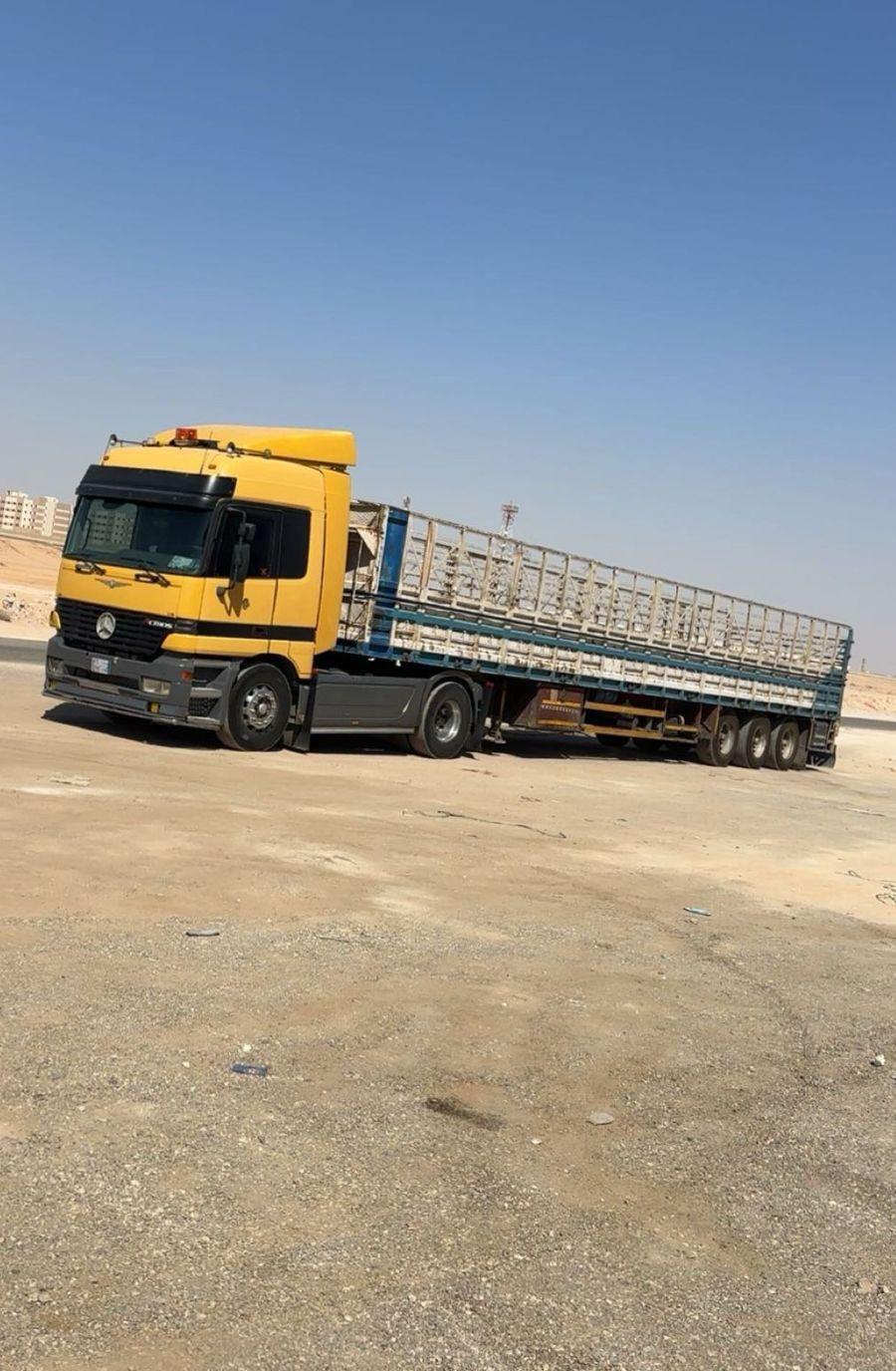 مرسيدس اكتروس