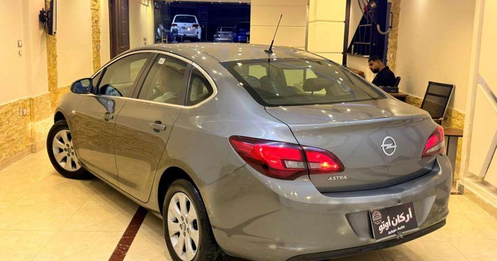 2020 أوبل استرا