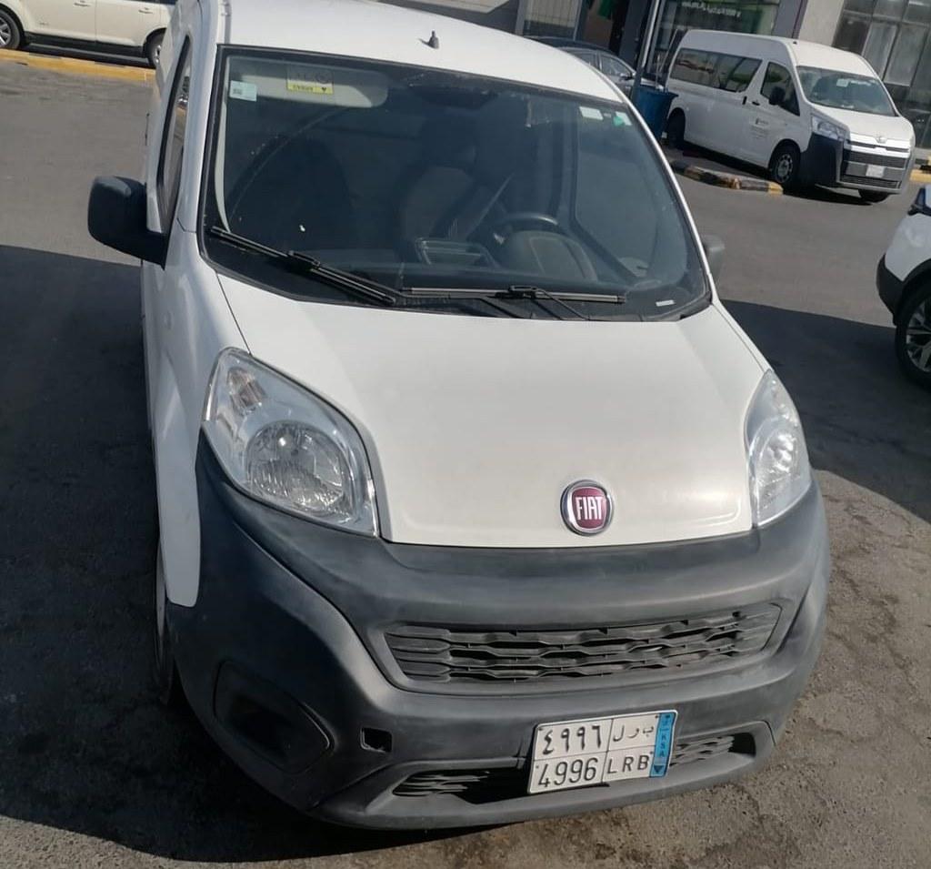 سيارة فيات بضاعة