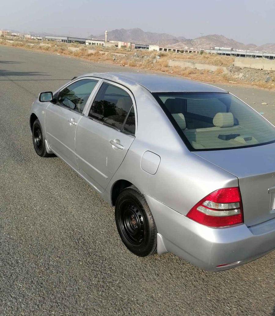 كورولا الموديل 2004