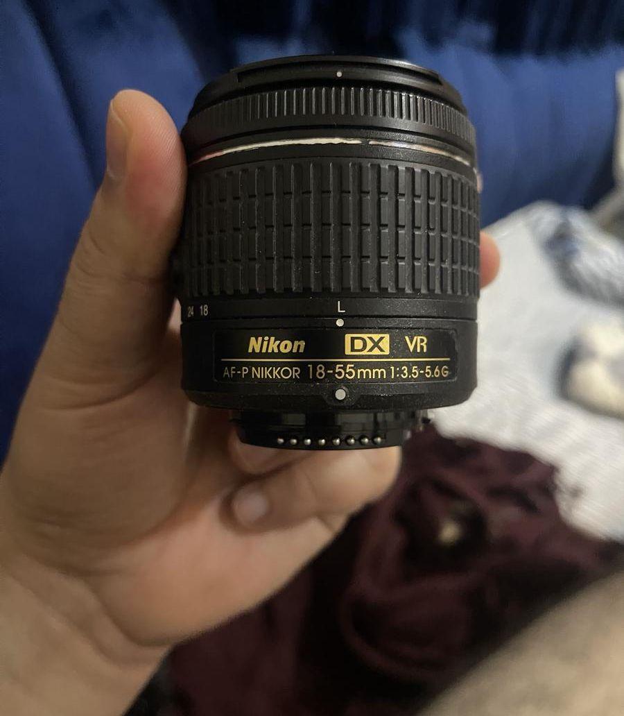 كاميرا نيكون DSLR