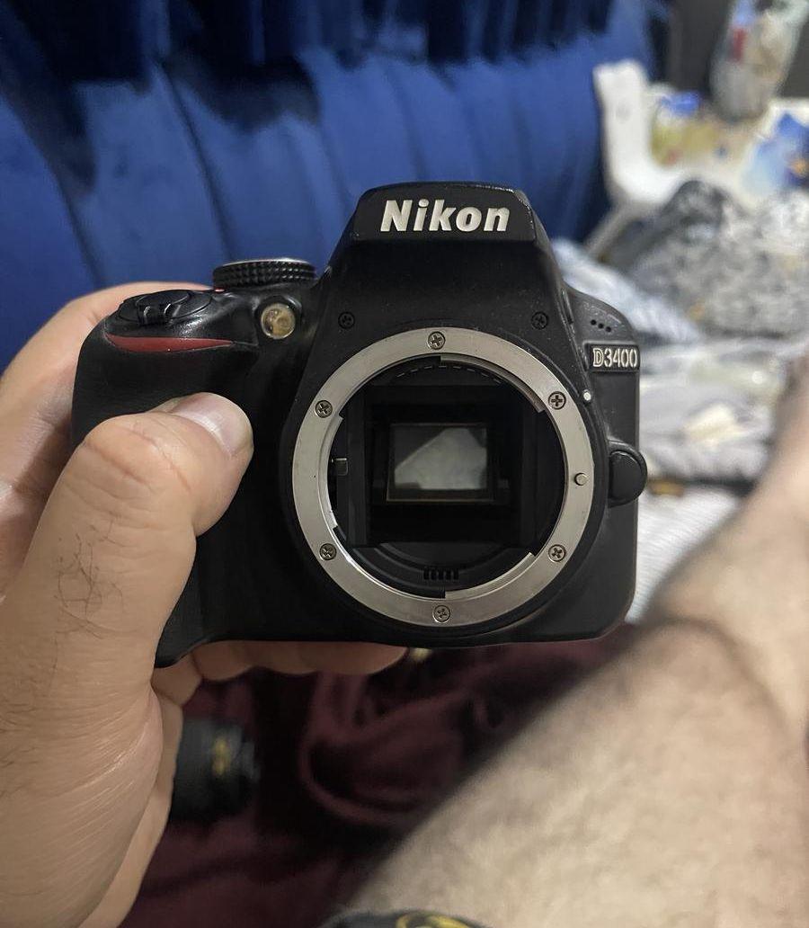 كاميرا نيكون DSLR