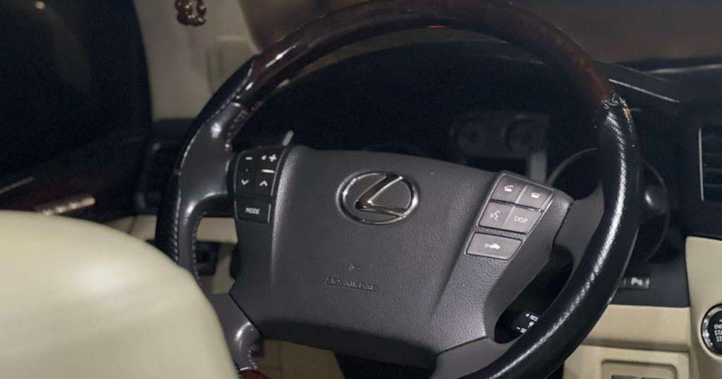 2012 لكزس LX
