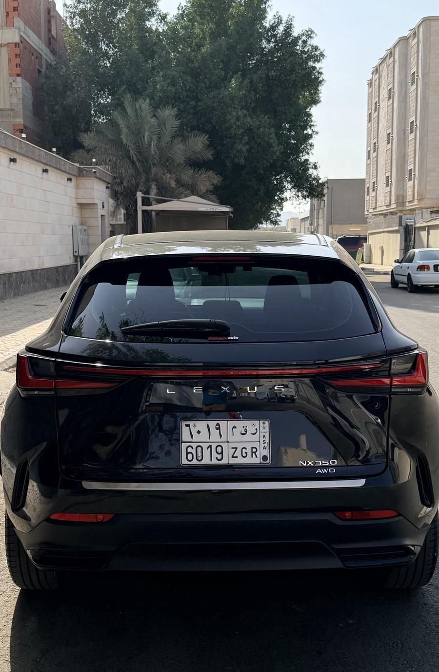 لكزس NX AA350