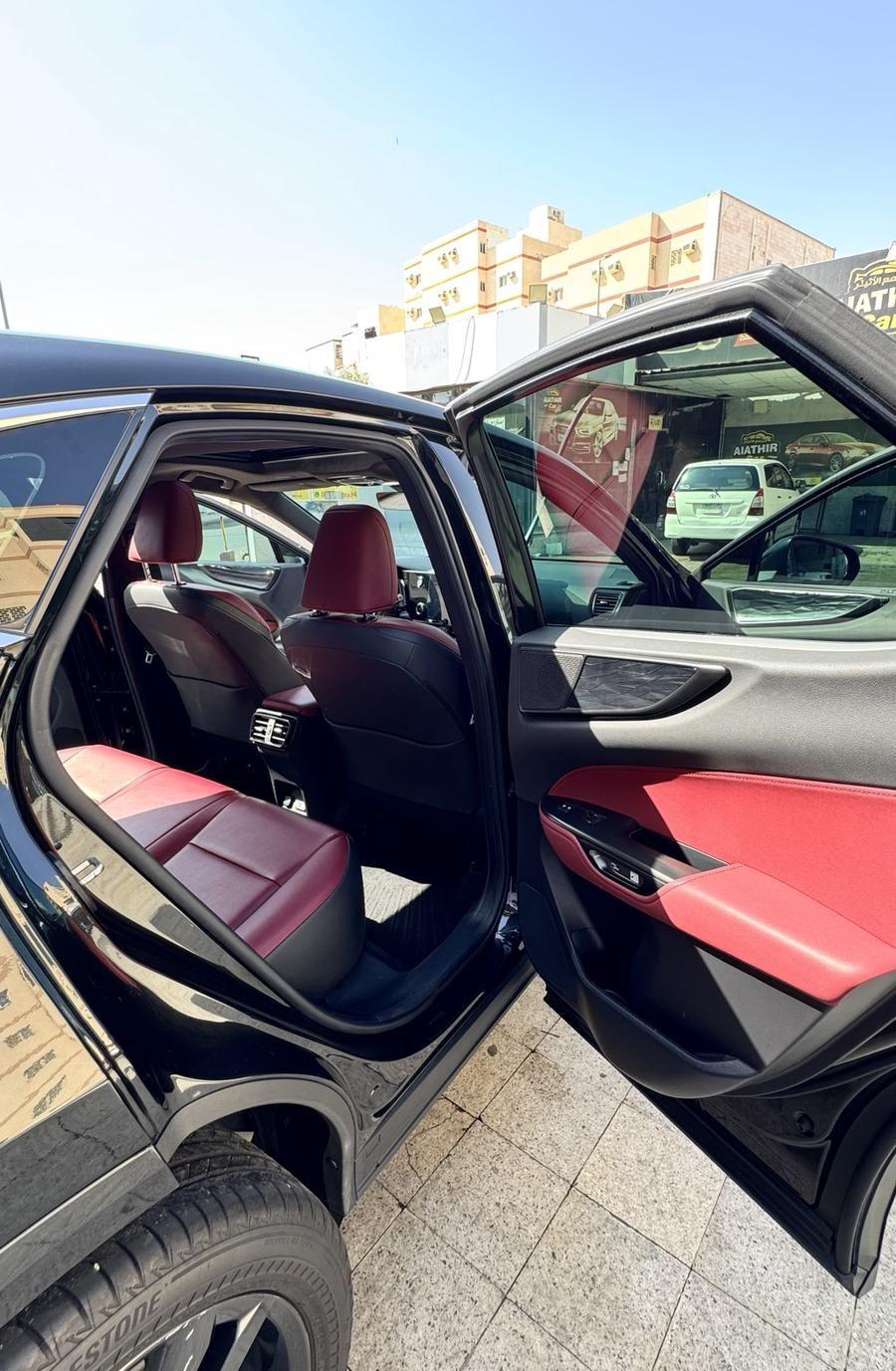 لكزس NX AA350