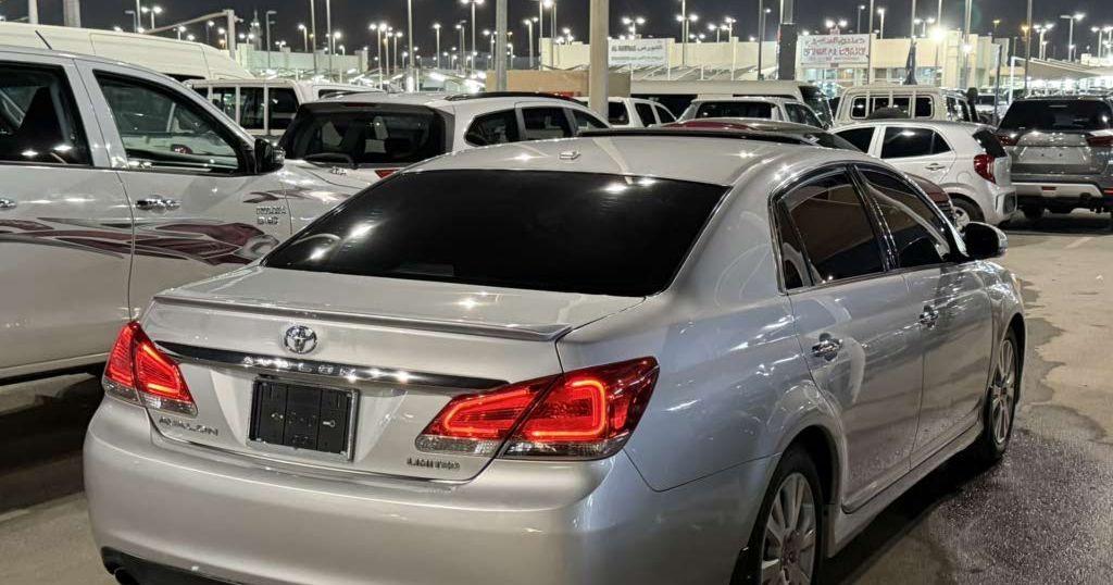 2011 تويوتا افالون