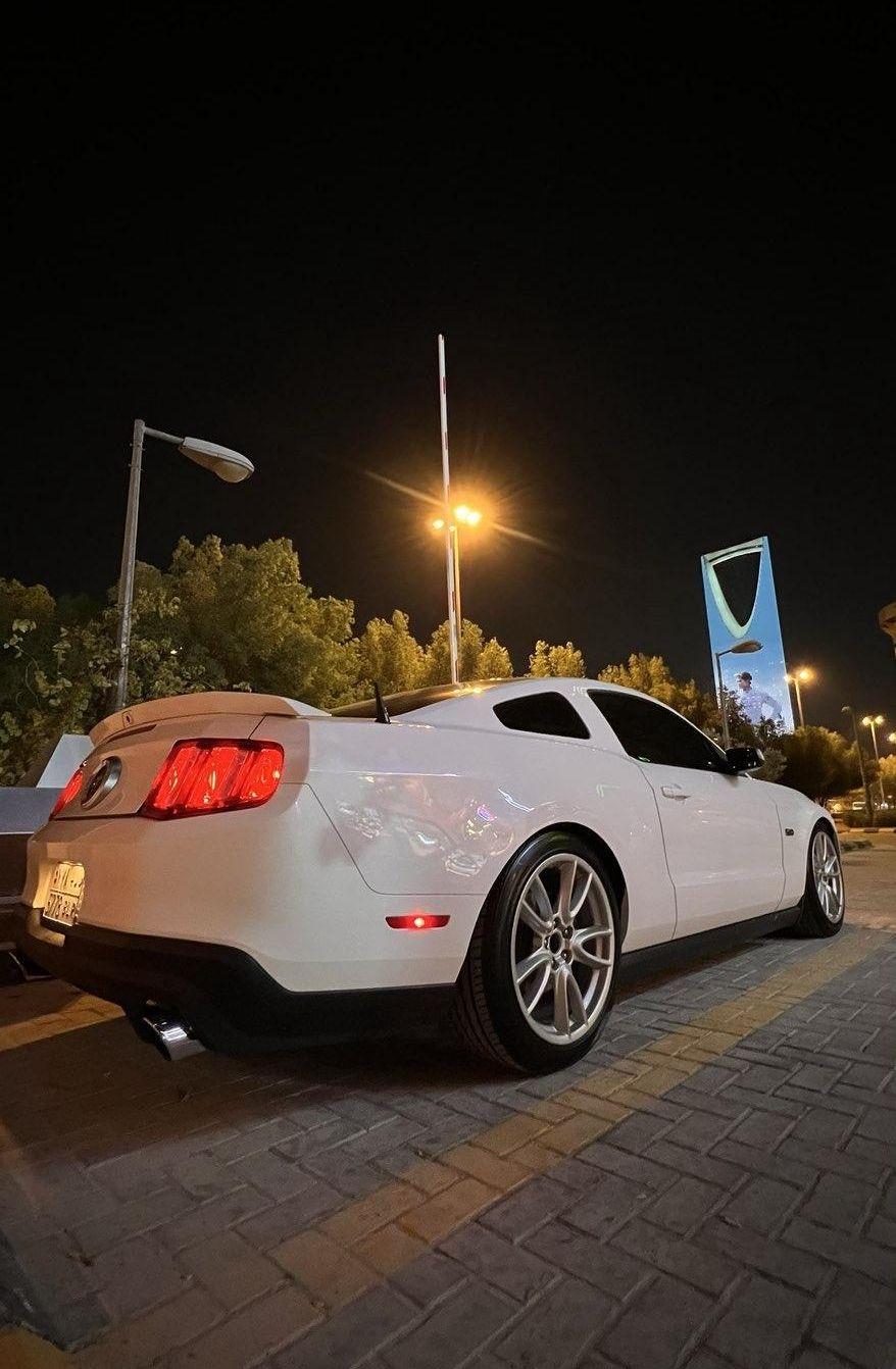 موستنق 2011