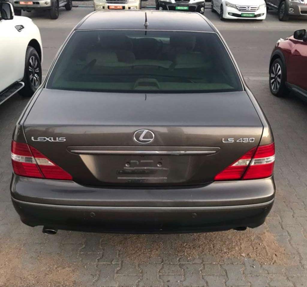2004 لكزس LS
