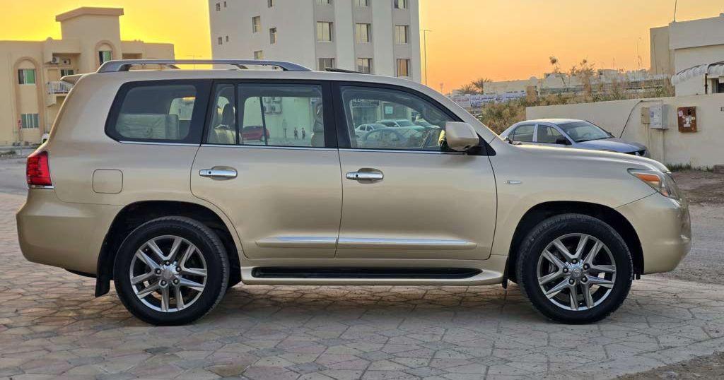 2010 لكزس LX