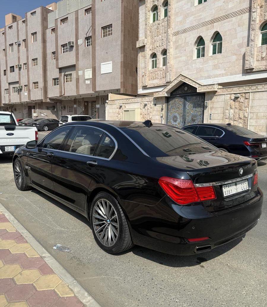 بي ام 750