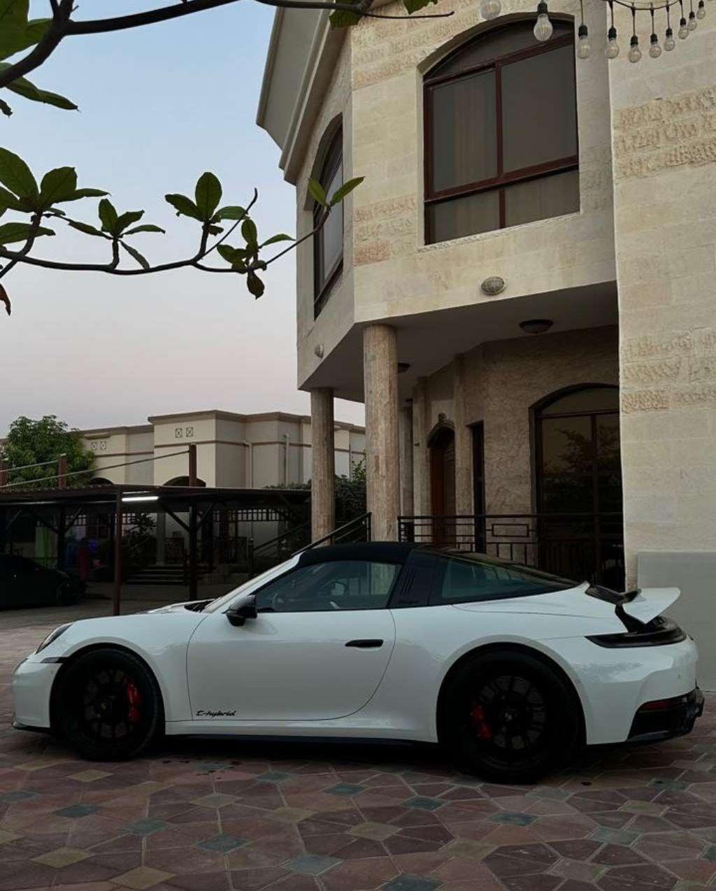 2025 بورش 911