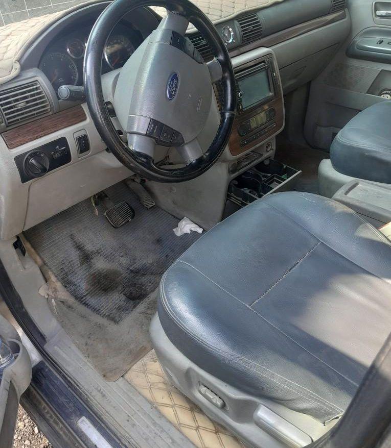 متوفر جميع قطع