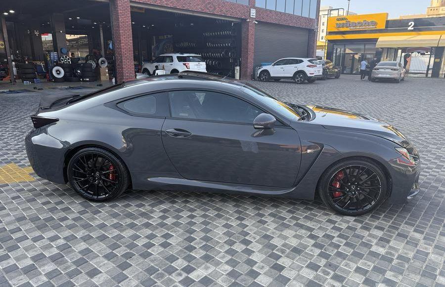 لكزس Rc f