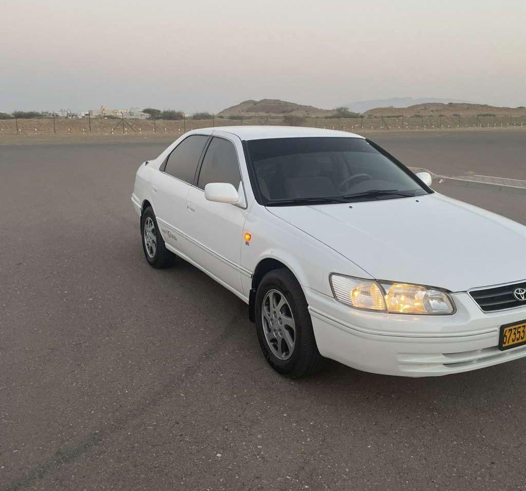 2000 تويوتا كامري