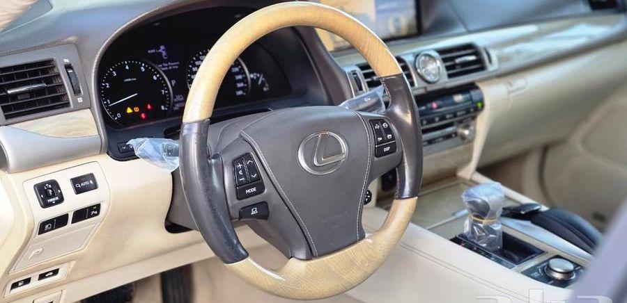لكزس LS460 2013