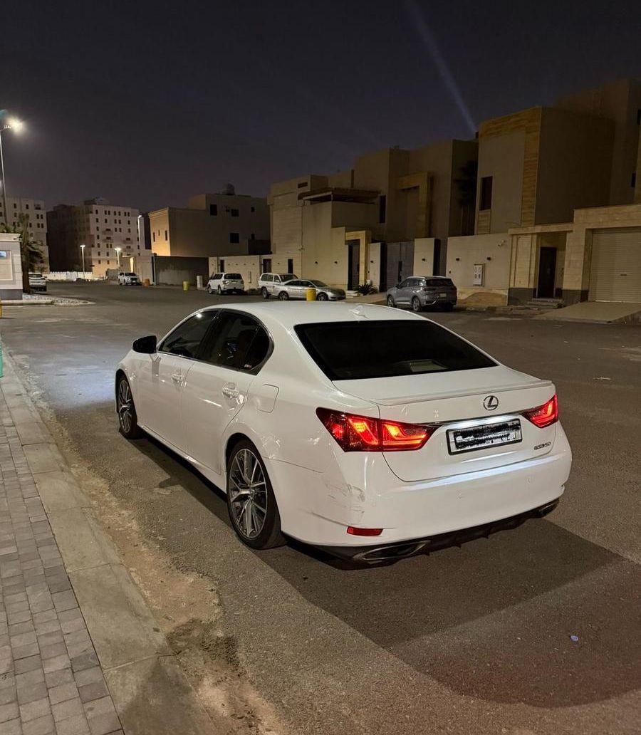 لكزس GS 2013
