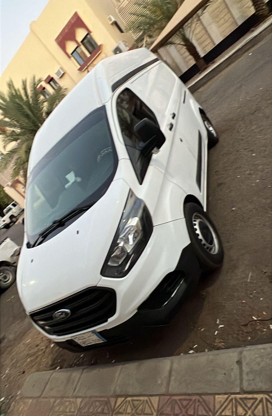 باص فان فورد