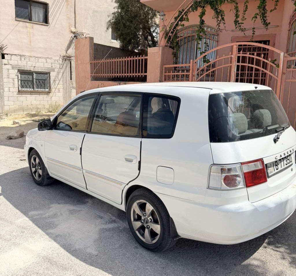 2006, كيا, كارينز,