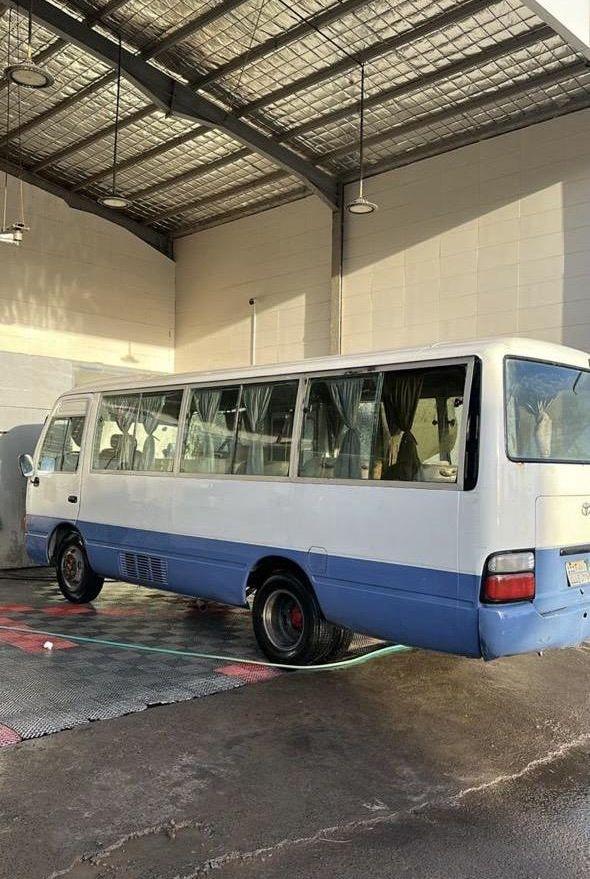 باص كوستر 30