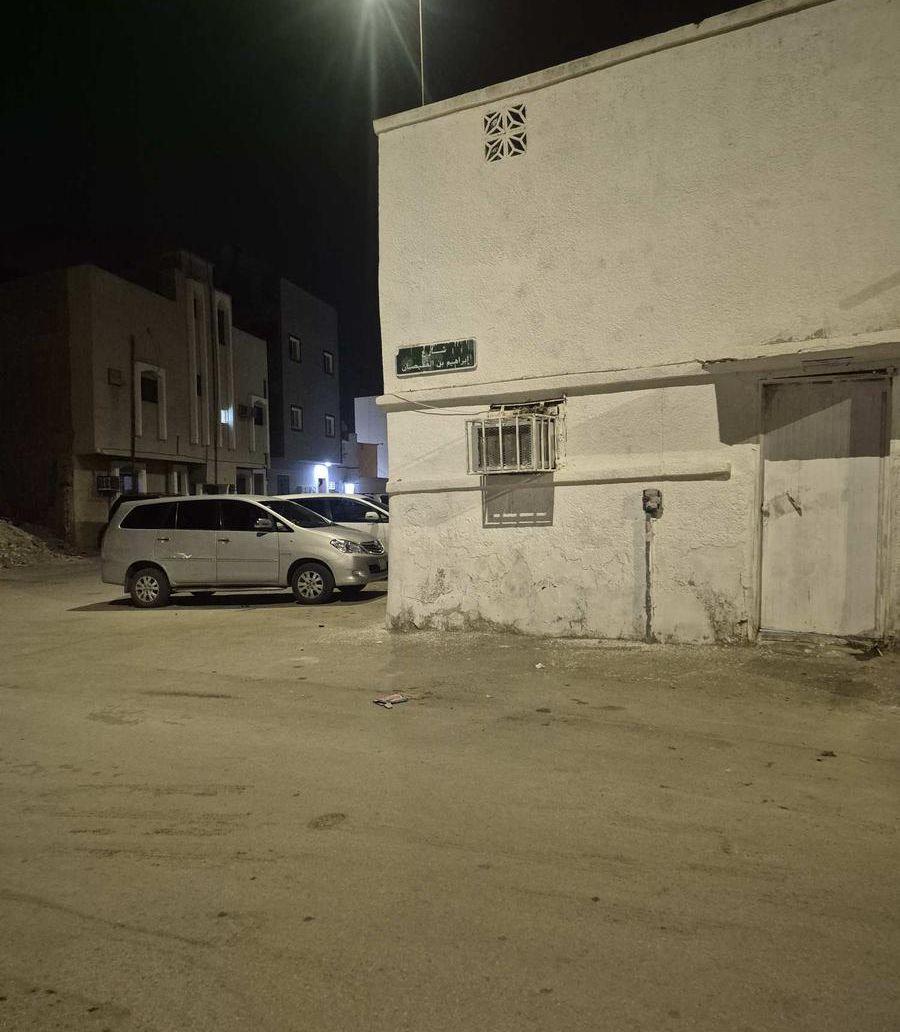 بيت شعبي للبيع