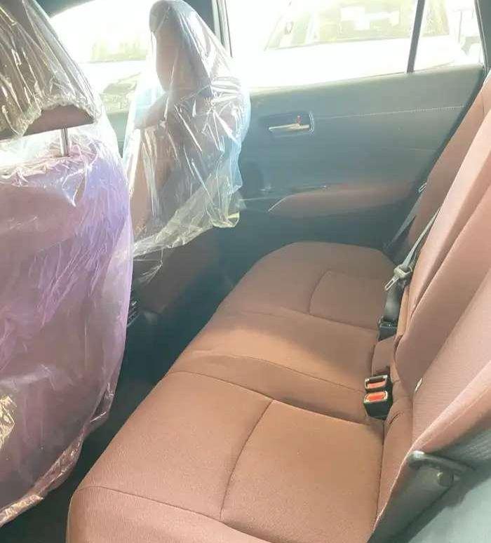 كرولا كروس LE