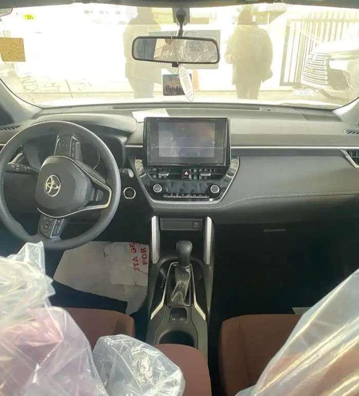 كرولا كروس LE