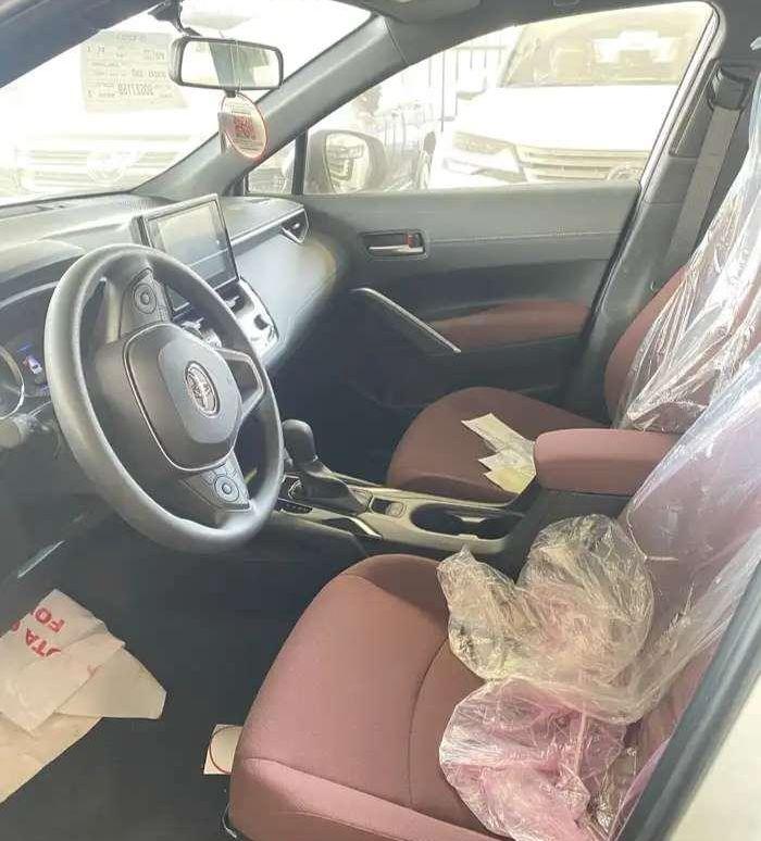 كرولا كروس LE