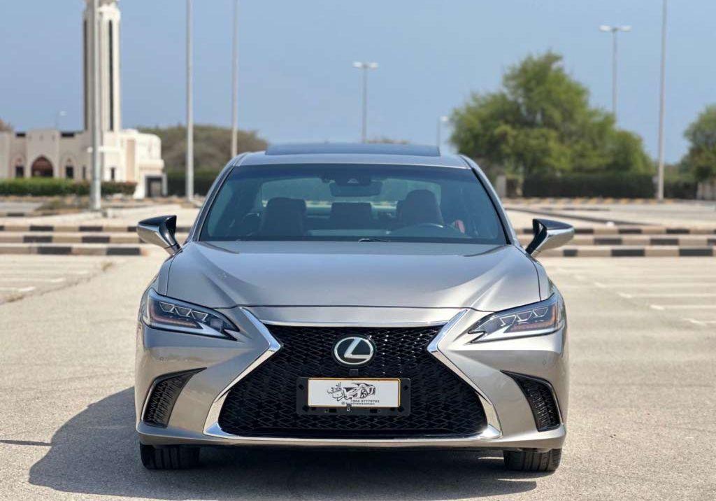 2021 لكزس ES