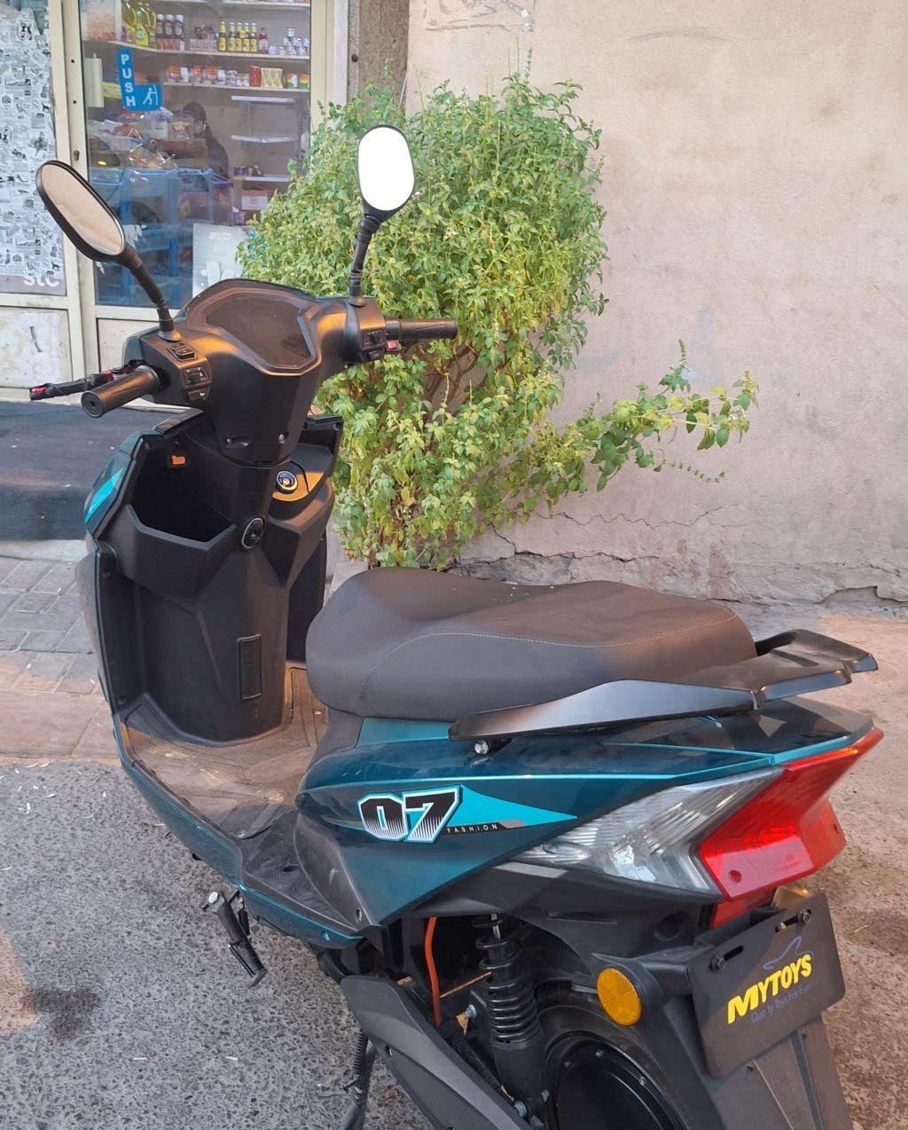 للبيع سكوتر كهربائي