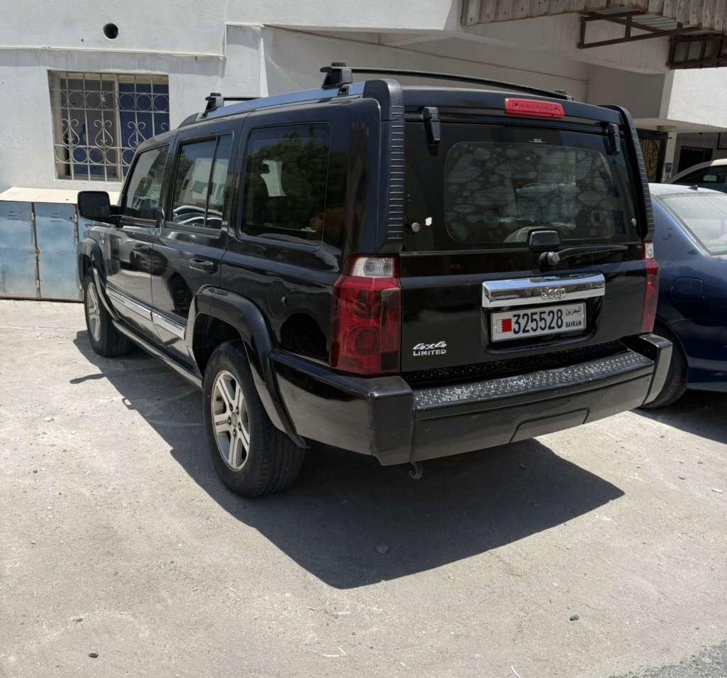 2009 جيب كوماندر