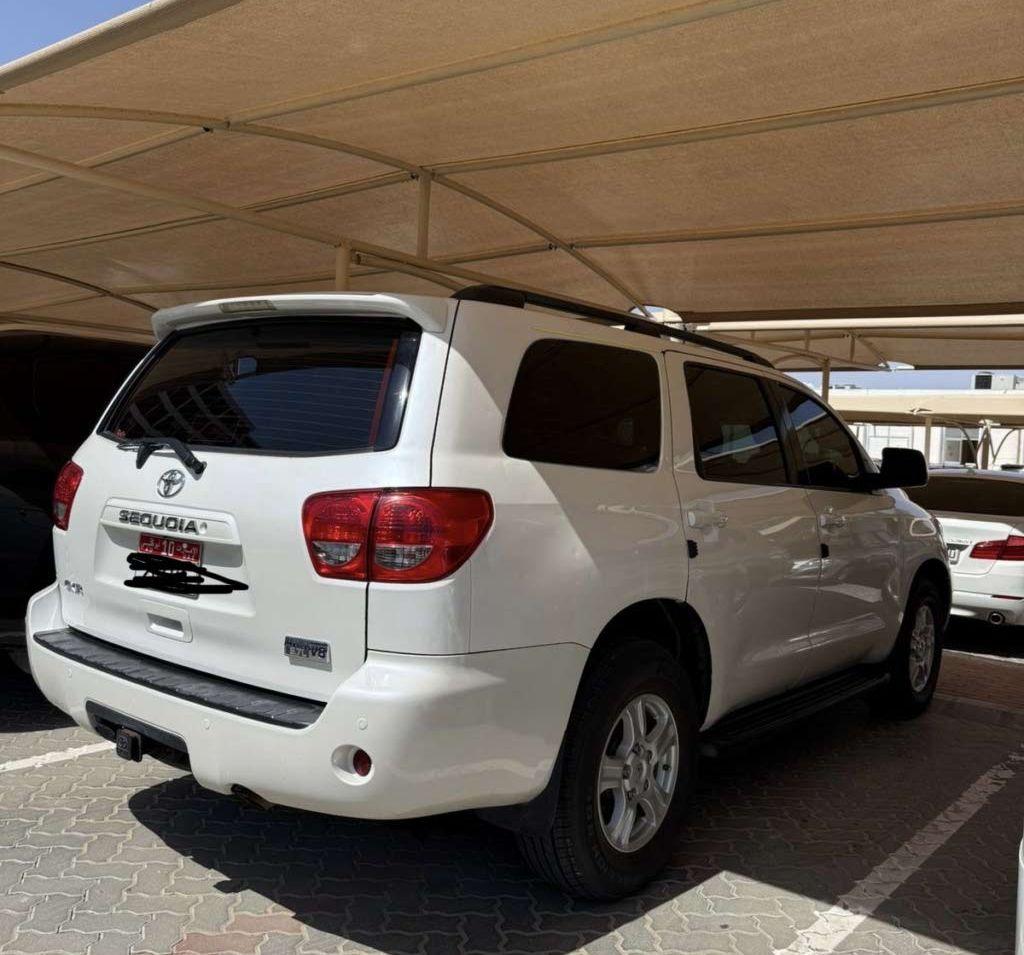 2015 تويوتا سيكويا