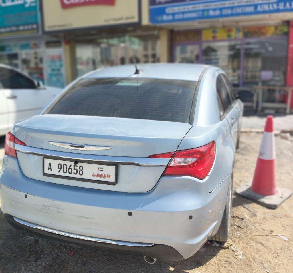 2013 كرايسلر 200