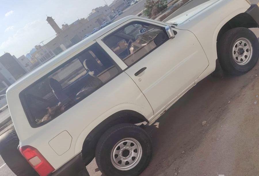 باترول 2006 ابيض
