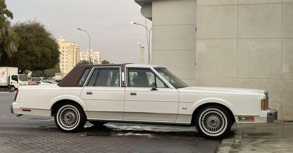 1989 لينكولن تاون