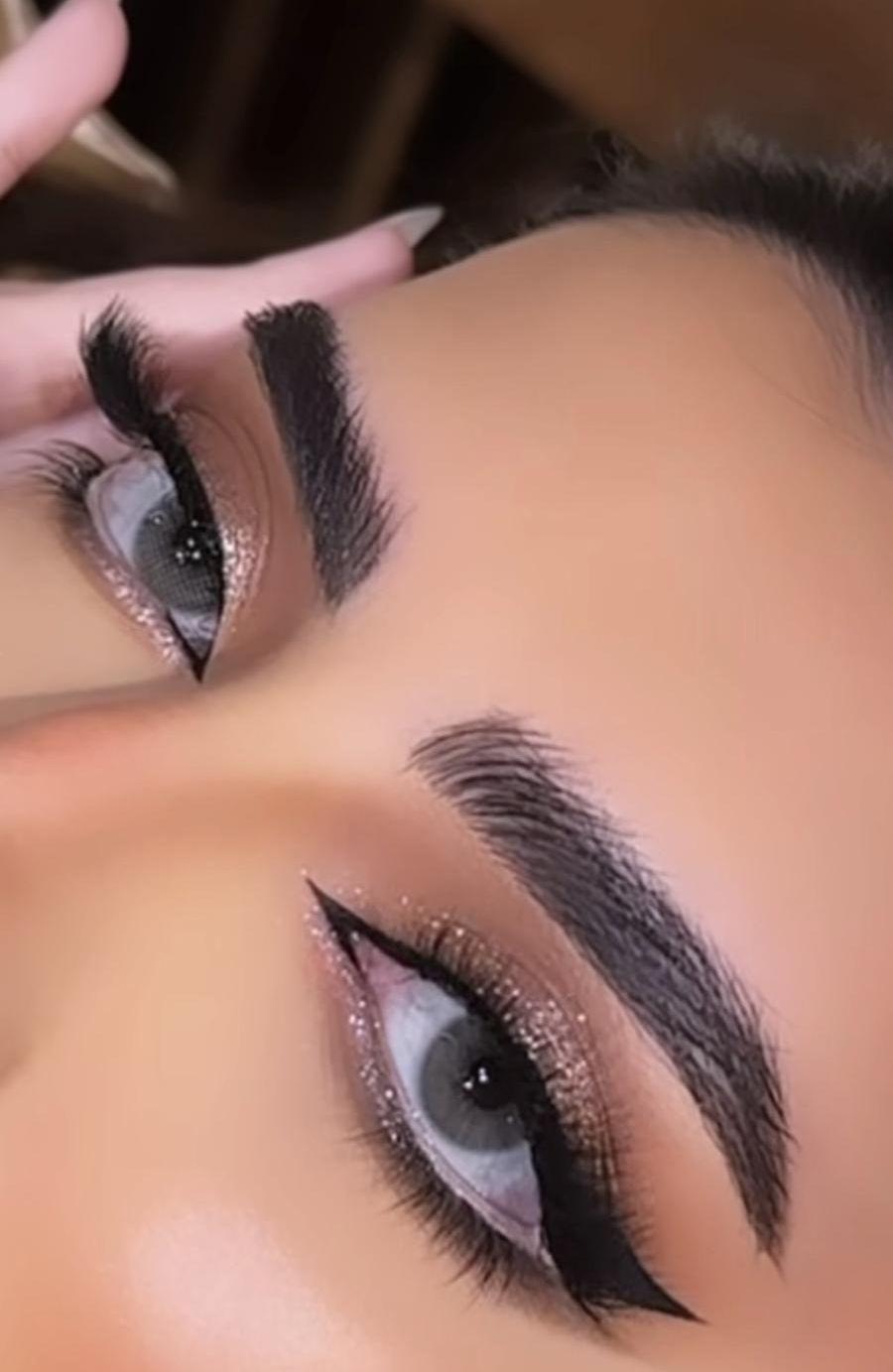 ميكاب  ارتست