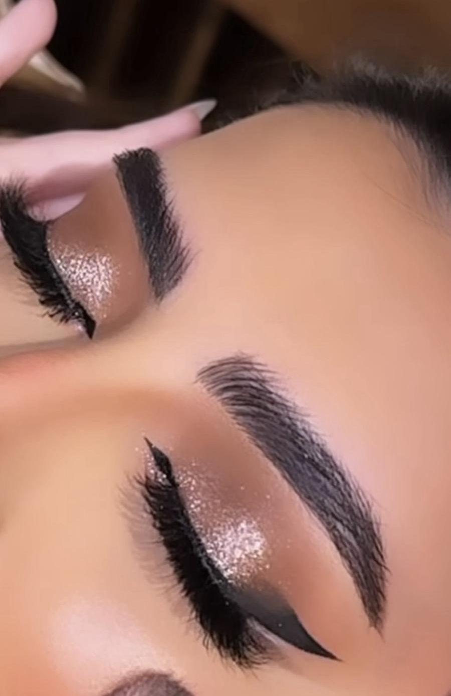ميكاب  ارتست