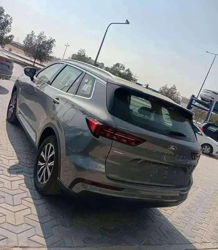 فورد تريتوري -