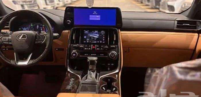 لكزس LX600 BB