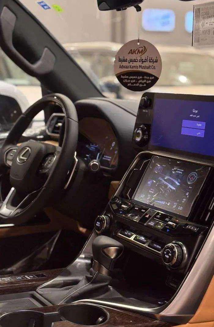 لكزس LX600 BB
