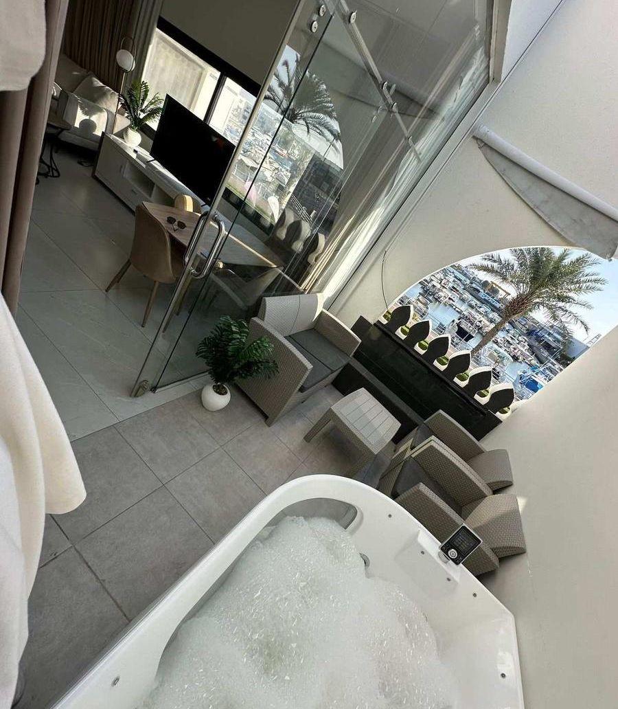 درة العروس عرض