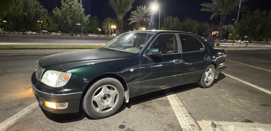 لكزس LS 400